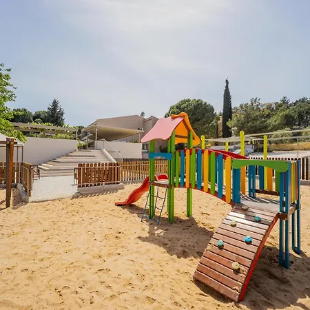 ホテル Zoe Hotel, Trypiti & Hive Water Park リメナリア