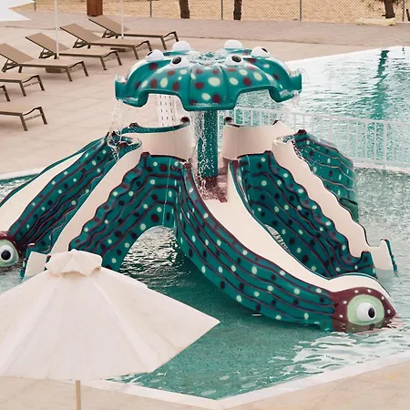 Zoe Hotel, Trypiti & Hive Water Park リメナリア