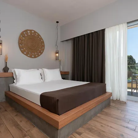 Zoe Hotel, Trypiti & Hive Water Park 4* يميناريا
