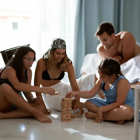 فندق Zoe Hotel, Trypiti & Hive Water Park