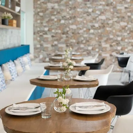 Zoe Hotel, Trypiti & Hive Water Park