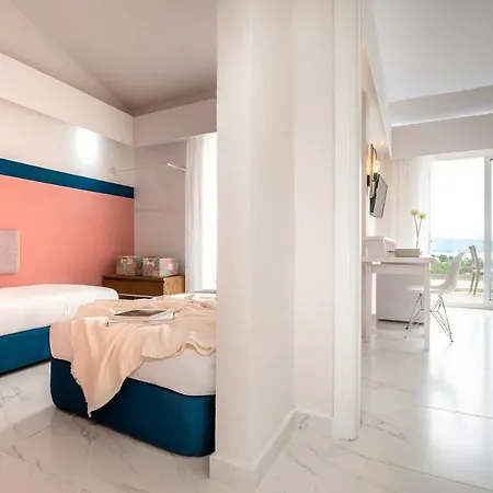 Zoe Hotel, Trypiti & Hive Water Park Hotel 4*