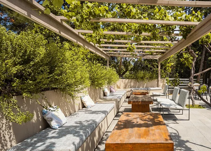 Zoe Hotel, Trypiti & Hive Water Park Hotel 4*