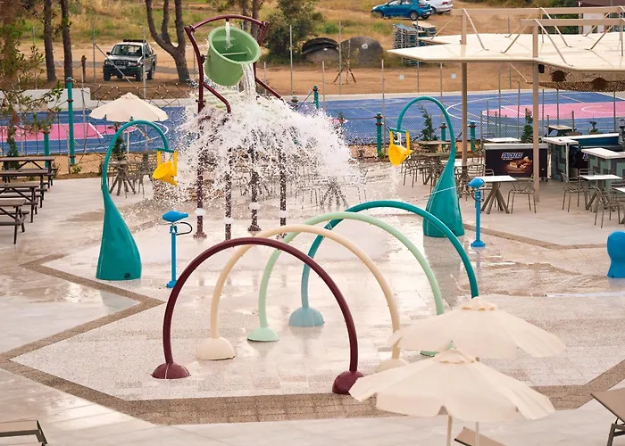 Zoe Hotel, Trypiti & Hive Water Park Hotel