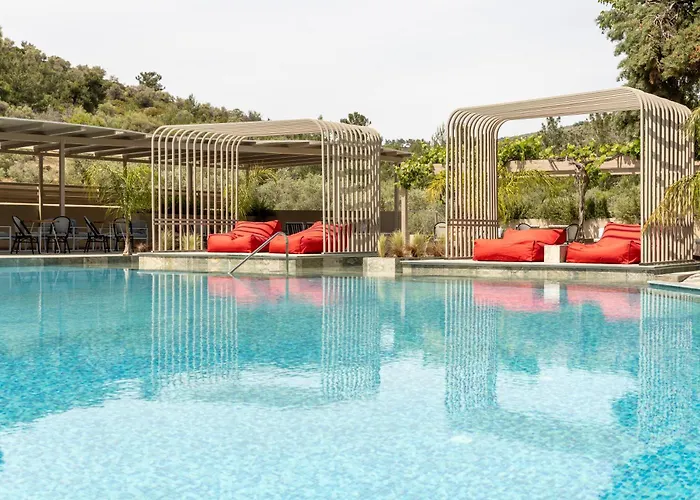 Zoe Hotel, Trypiti & Hive Water Park Hotel