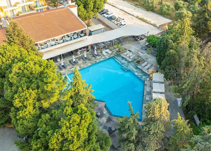 Zoe Hotel, Trypiti & Hive Water Park Hotel 4*