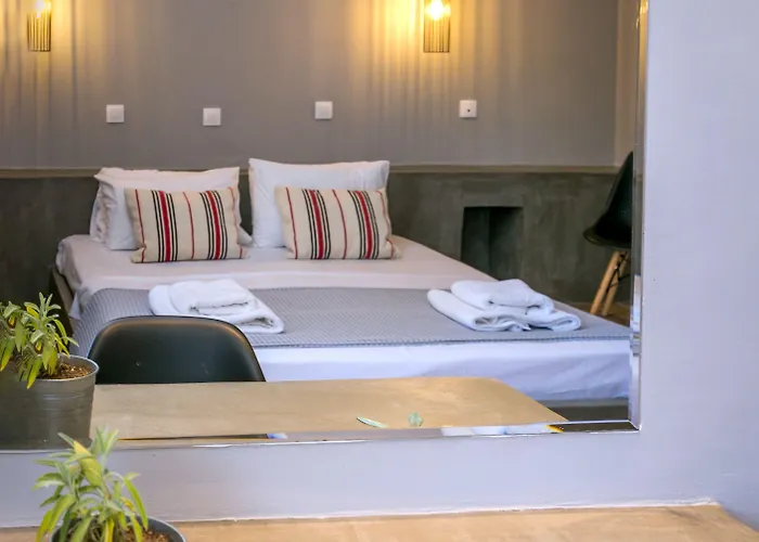 Zoe Hotel, Trypiti & Hive Water Park Hotel
