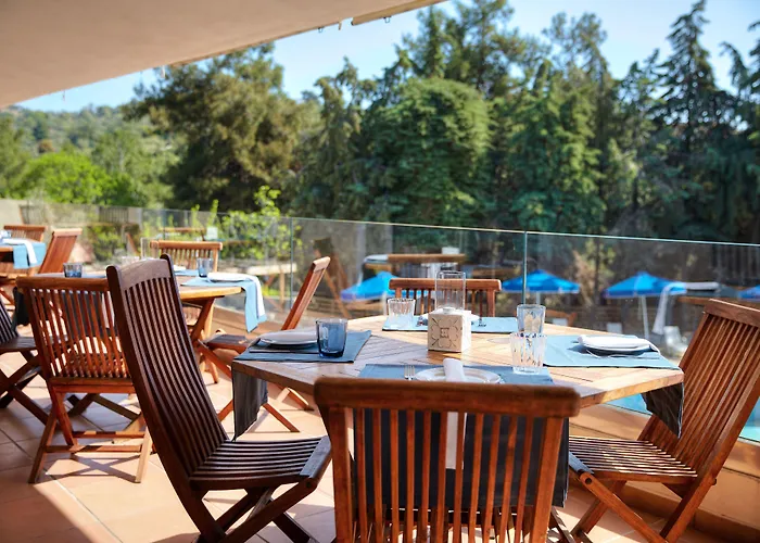Zoe Hotel, Trypiti & Hive Water Park Hotel 4*