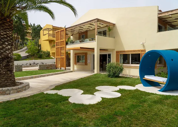 Zoe Hotel, Trypiti & Hive Water Park Hotel 4*