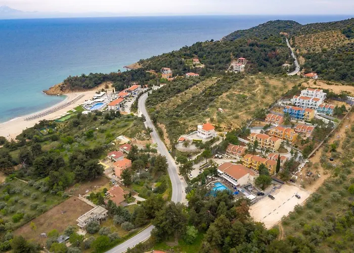 מלון Zoe Hotel, Trypiti & Hive Water Park 4*